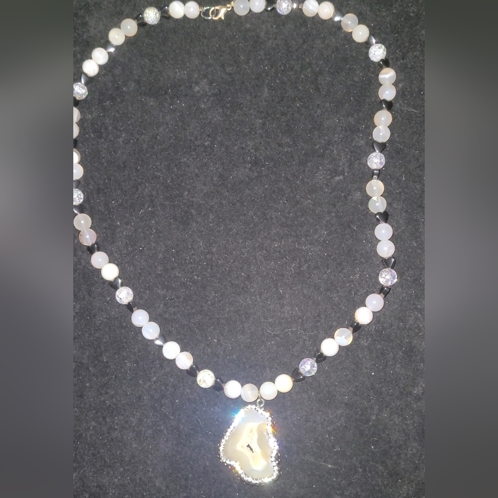 AMETHYST,BLACK SPINEL,GLASS BEADS & RHINESTONES AMAZING HAND MADE NECKLACE EUC🔥